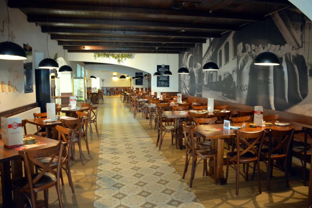 Kyjovsky Pivovar - Hotel, Restaurace, Pivni Lazne מראה חיצוני תמונה