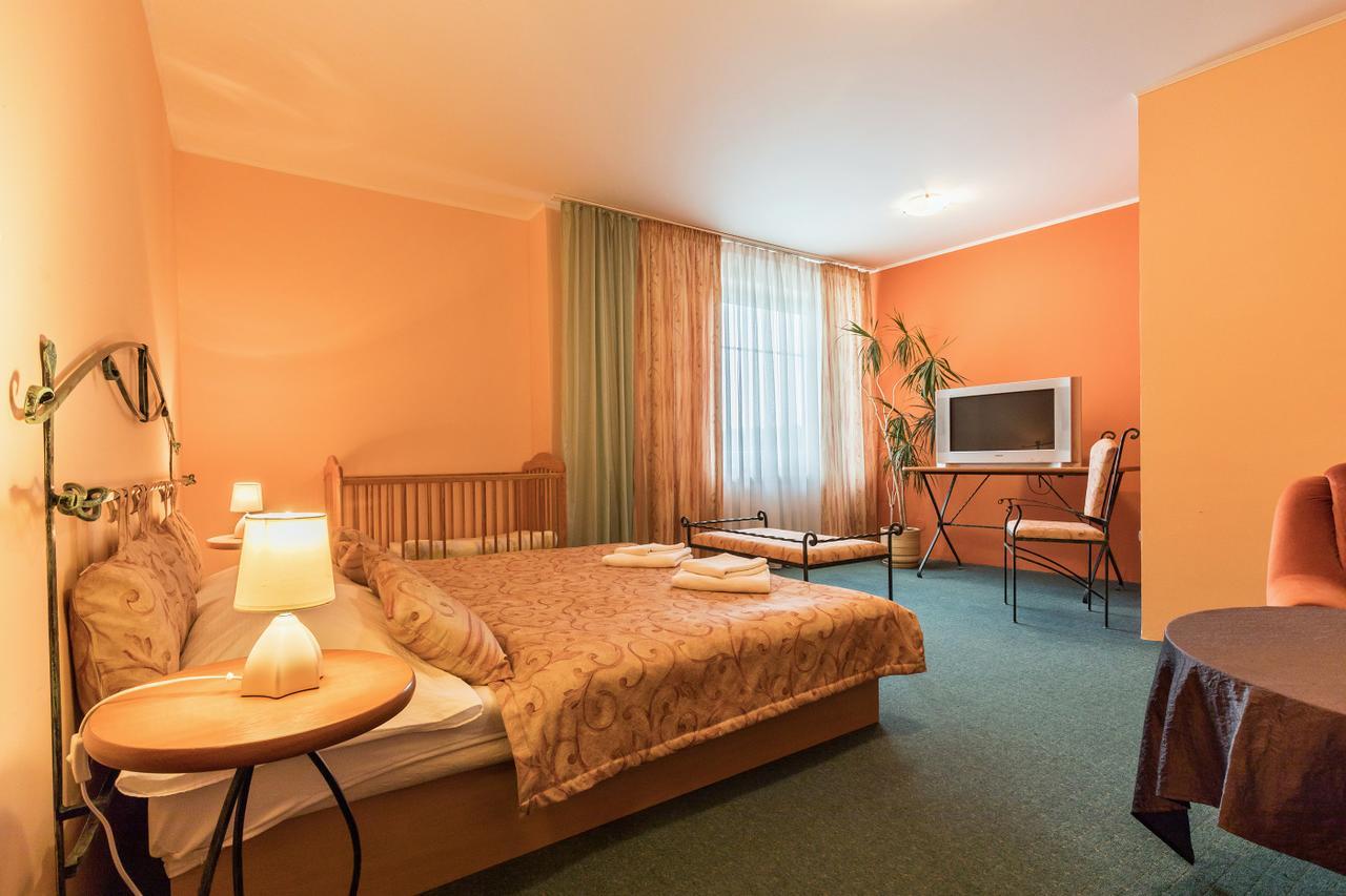 Kyjovsky Pivovar - Hotel, Restaurace, Pivni Lazne מראה חיצוני תמונה